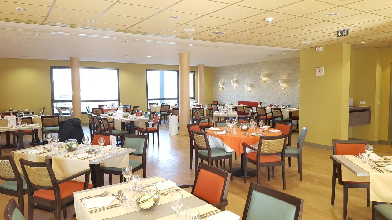 Residence Seniors Domitys Les Hautes Feuilles Reims Exterior foto